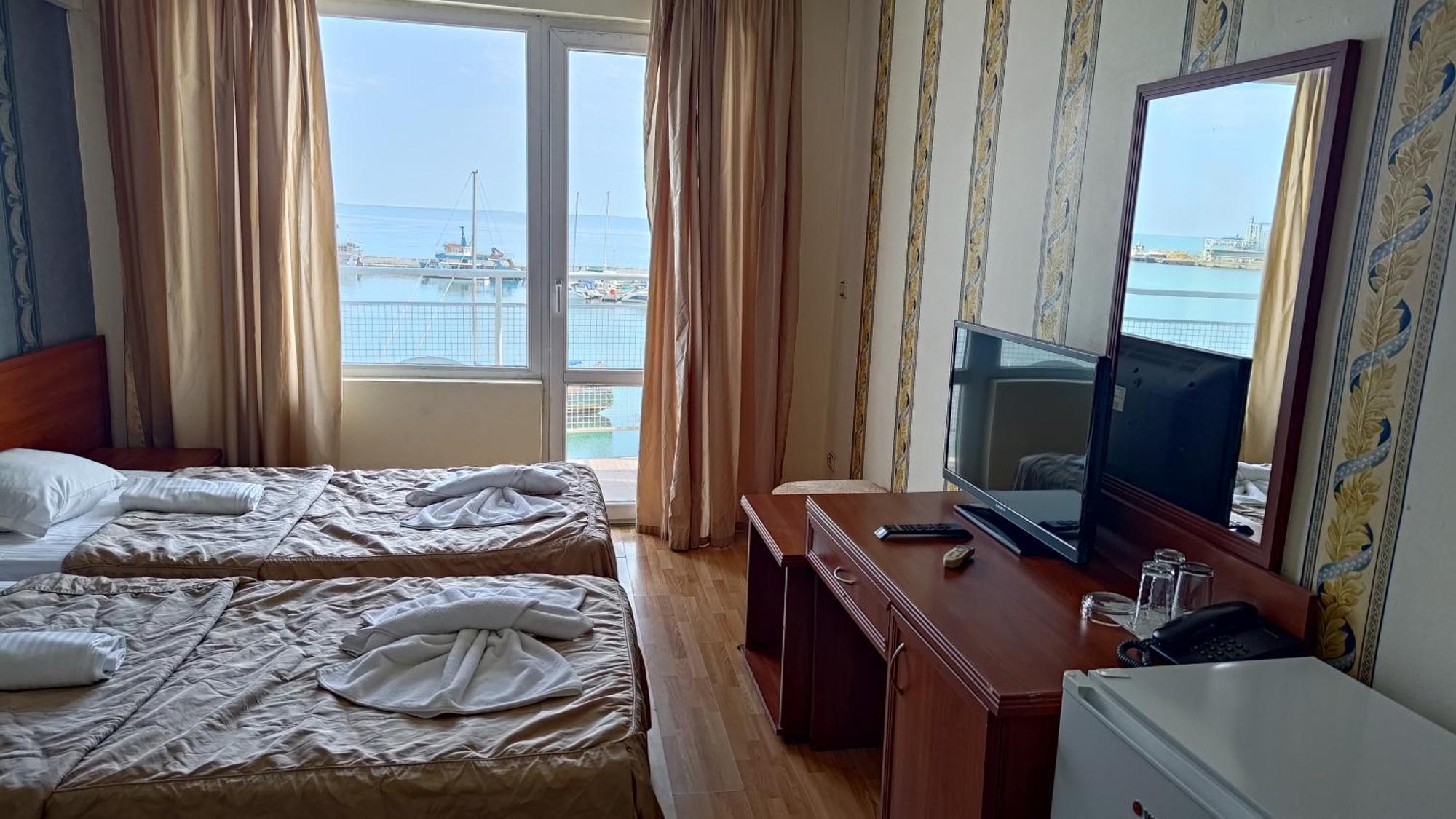 Lotos Hotel バルチク エクステリア 写真